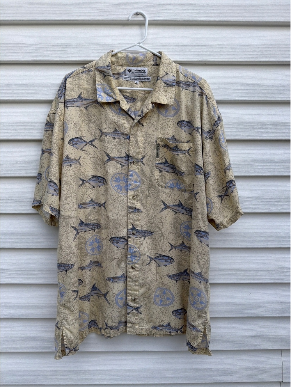Columbia Men's XL Beige Blue Fish Print Rayon Cotton Button Up Shirt Nautical